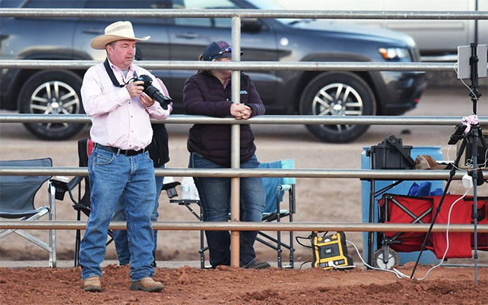 Vinny O'Hare taking barrel racing photos in Queen Creek Arizona